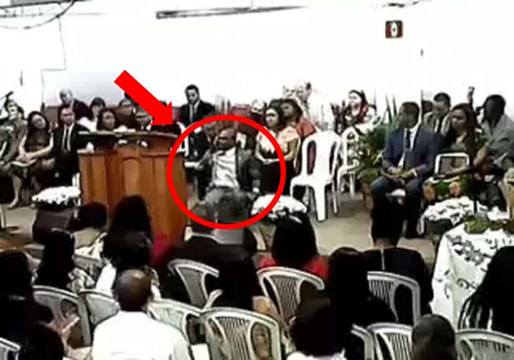 Pastor no culto